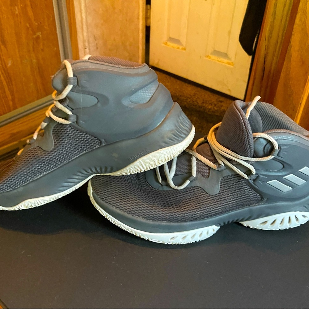Adidas Explosive Bounce Basketball shoes Grey/white